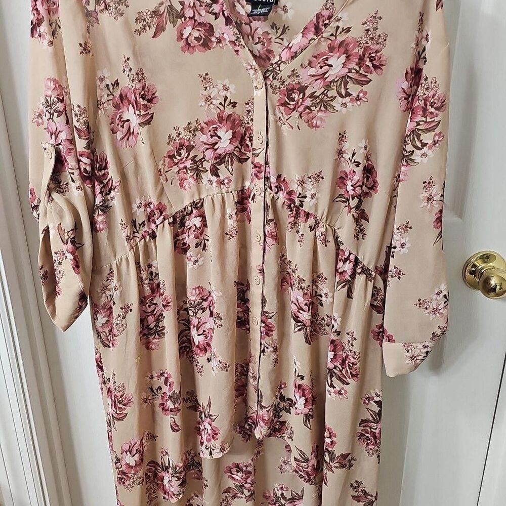 Torrid Floral Georgette Button Front Roll-Tab Sleeve Hi-Lo Tunic Top